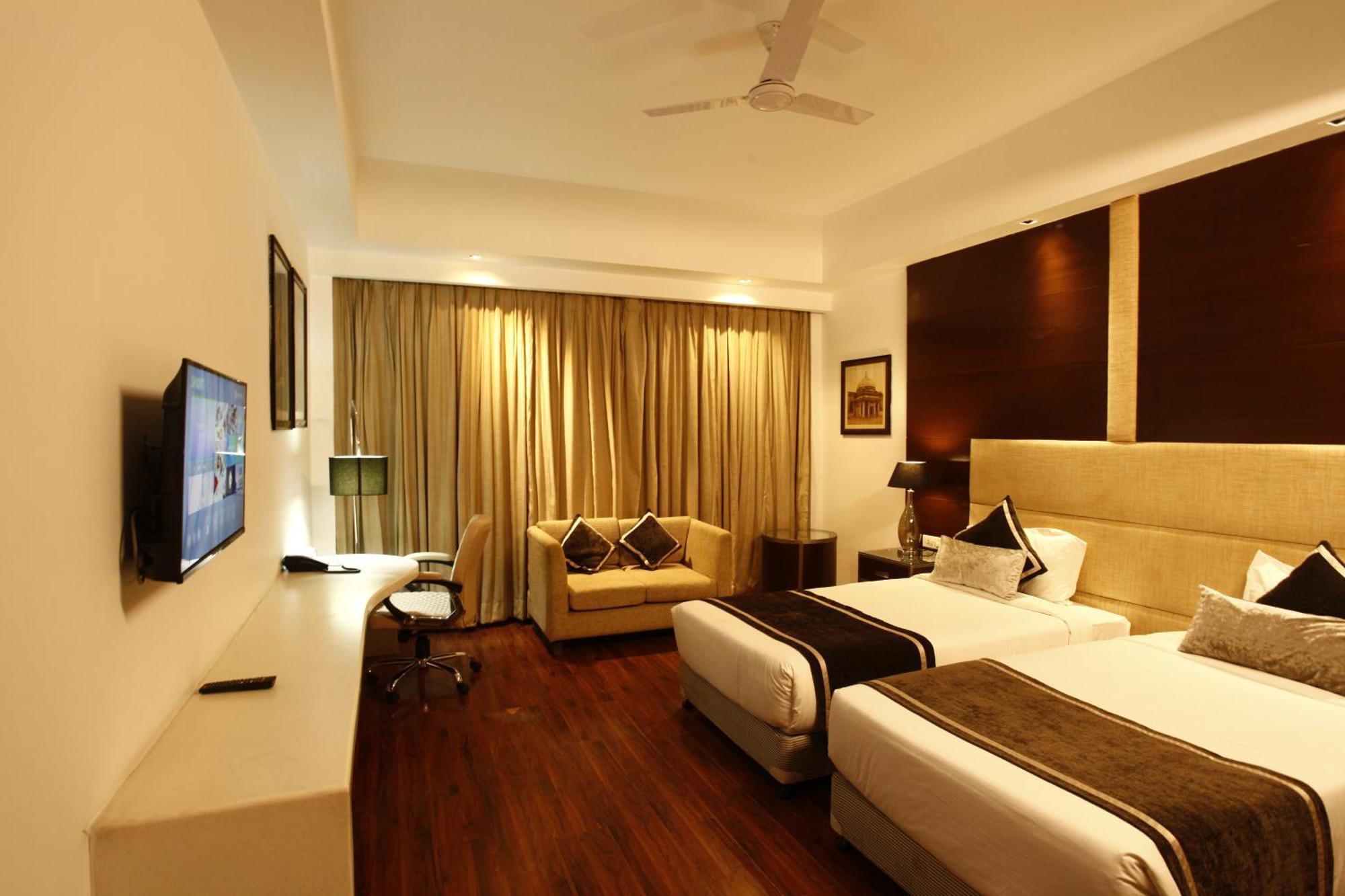 Plutos Hotel New Delhi Exterior photo